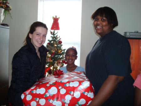Rachel Presents Gift to Tameka